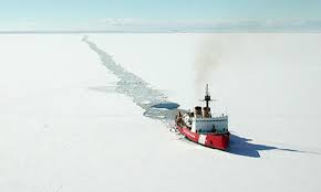 bateau brise-glace